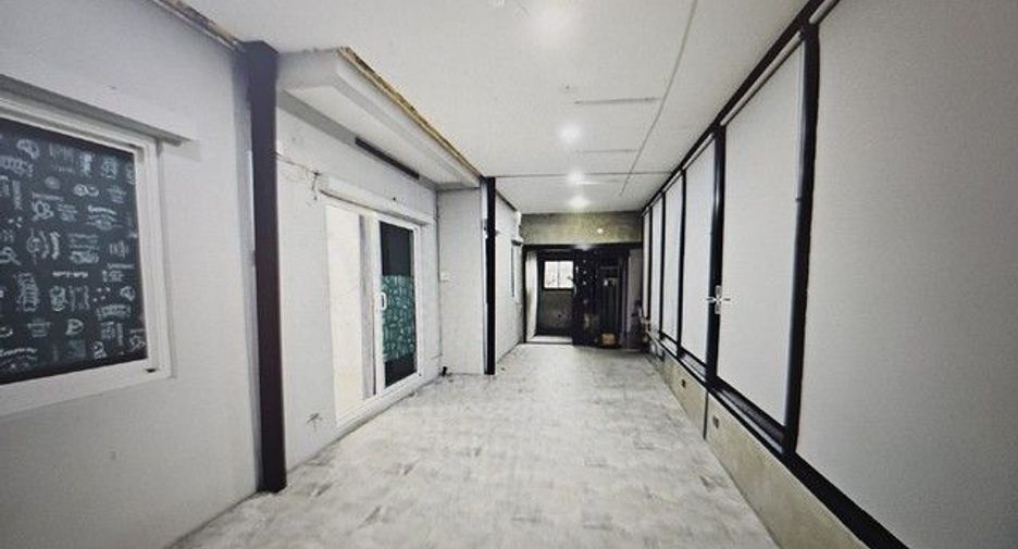 Casa en venta de 4 habitaciones en Khlong Sam Wa, Bangkok