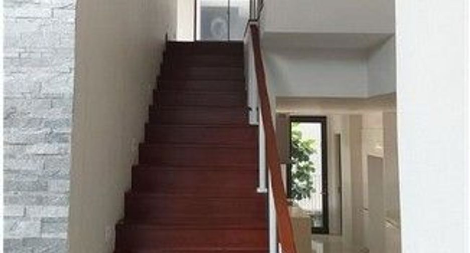 À vendre 5 chambres maison à Lat Phrao, Bangkok