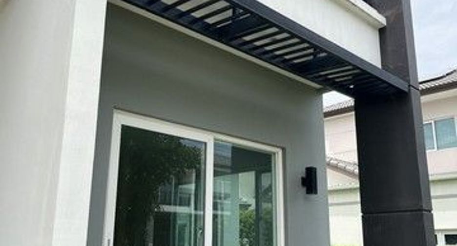 Casa en venta de 4 habitaciones en Lat Krabang, Bangkok