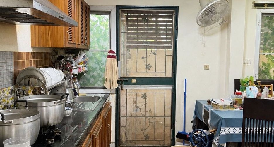 For sale 5 bedrooms house in Lam Luk Ka, Pathum Thani