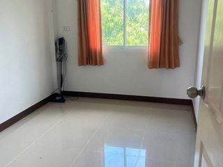 Casa adosada en venta de 3 habitaciones en Phan Thong, Chonburi