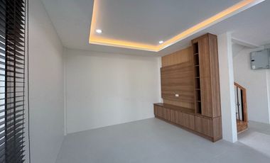 Продажа 4 спальни дом в Пхукет Тощн, Пхукет