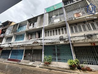 For sale 4 bedrooms retail Space in Ratchathewi, Bangkok