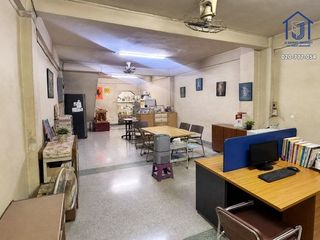 For sale 4 bedrooms retail Space in Ratchathewi, Bangkok