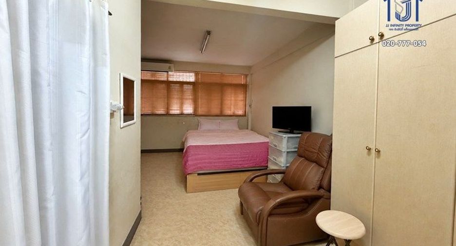 For sale 4 bedrooms retail Space in Ratchathewi, Bangkok