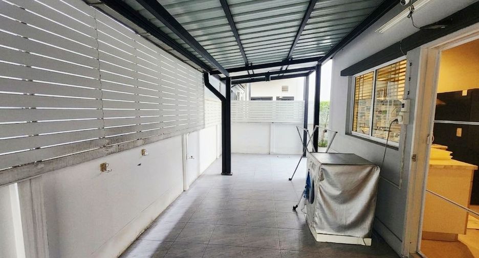Haus zum Kauf mit 4 Zimmer in Sai Mai, Bangkok