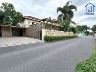 Haus zum Kauf mit 5 Zimmer in Bueng Kum, Bangkok