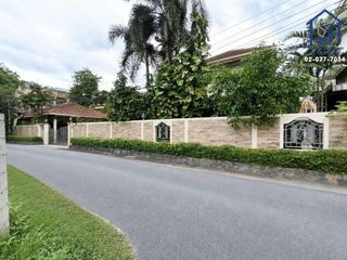 Haus zum Kauf mit 5 Zimmer in Bueng Kum, Bangkok