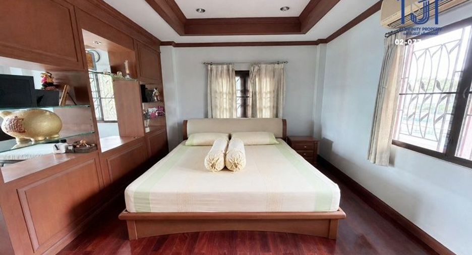 Haus zum Kauf mit 5 Zimmer in Bueng Kum, Bangkok