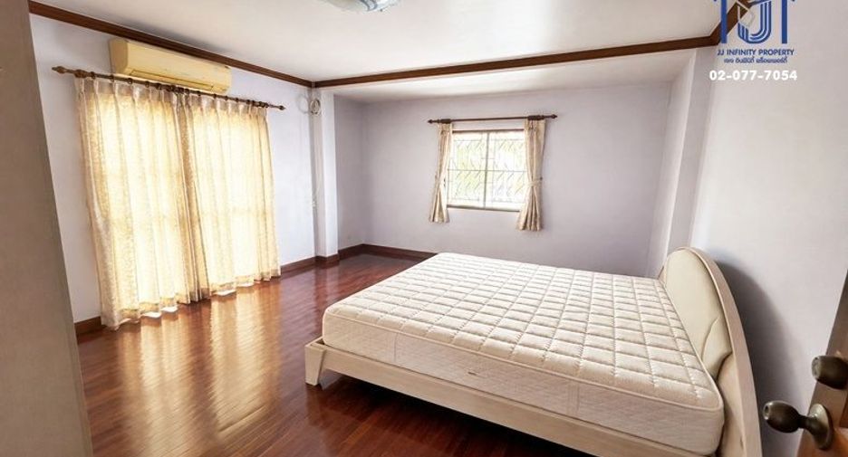 Haus zum Kauf mit 5 Zimmer in Bueng Kum, Bangkok