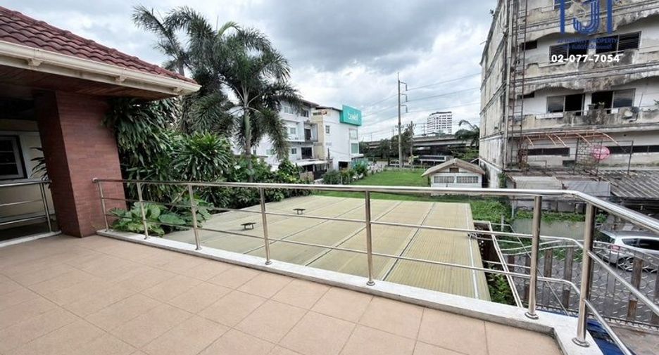 Haus zum Kauf mit 5 Zimmer in Bueng Kum, Bangkok