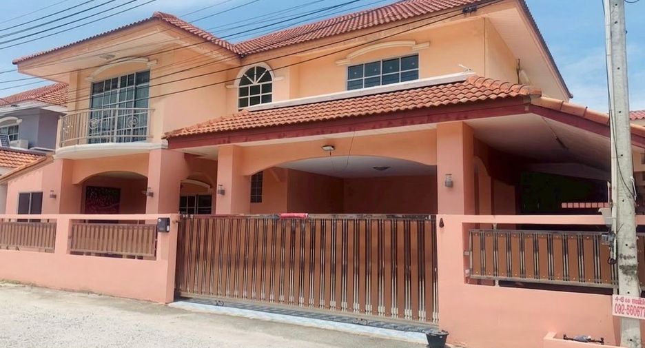 À louer 3 chambres maison à Bang Lamung, Chonburi