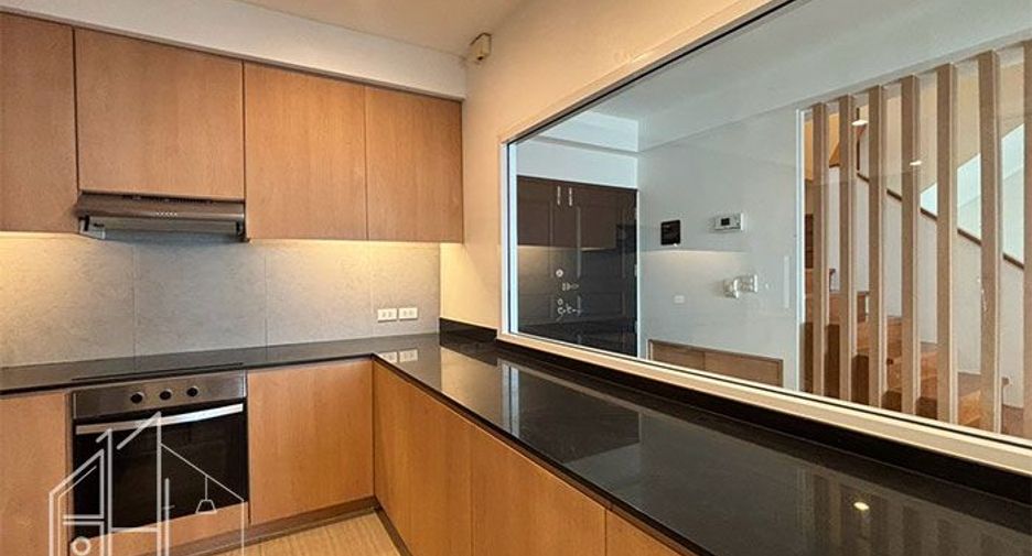 For rent 3 bedrooms condo in Watthana, Bangkok