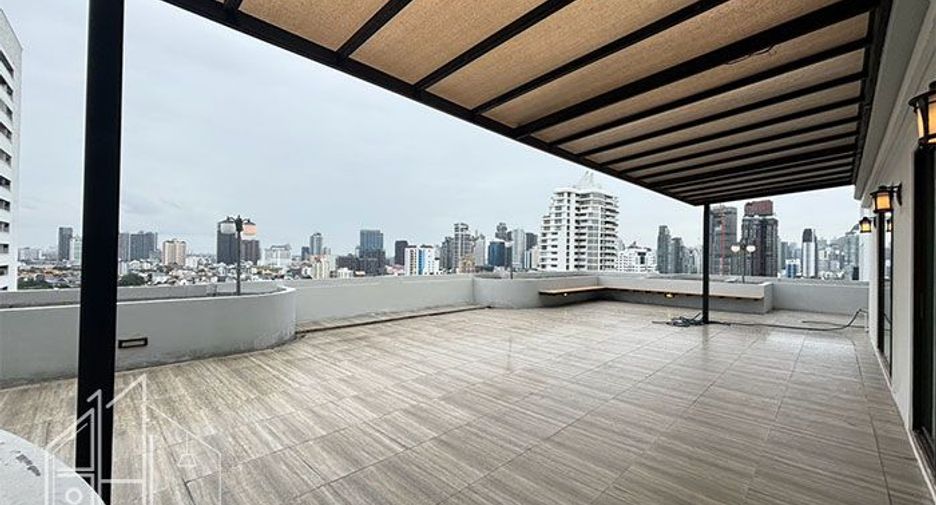 For rent 3 bedrooms condo in Watthana, Bangkok