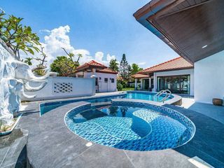 For rent 4 bedrooms villa in Huay Yai, Pattaya