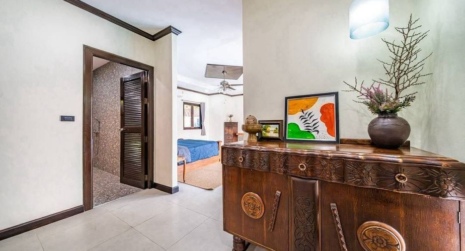 For rent 4 bedrooms villa in Huay Yai, Pattaya