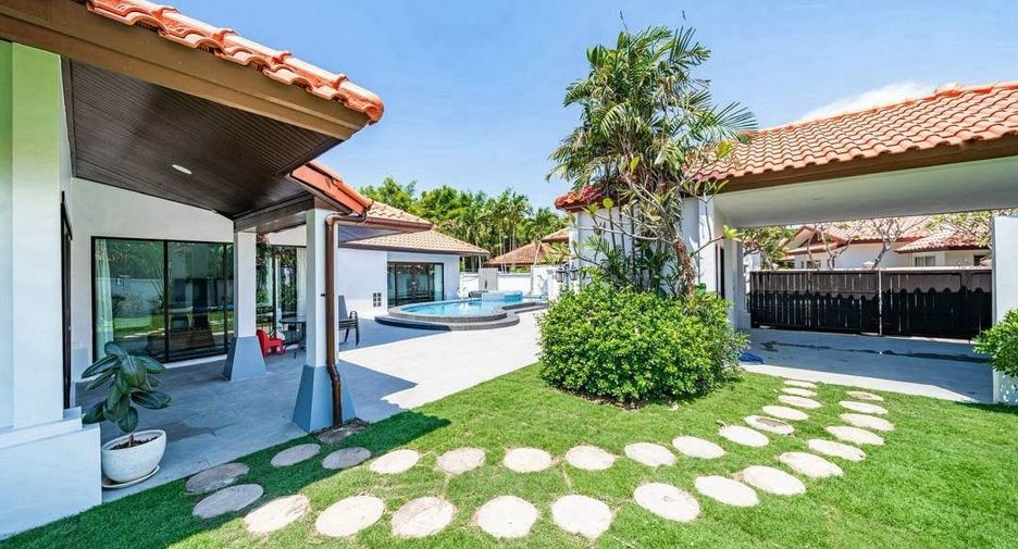 For rent 4 bedrooms villa in Huay Yai, Pattaya