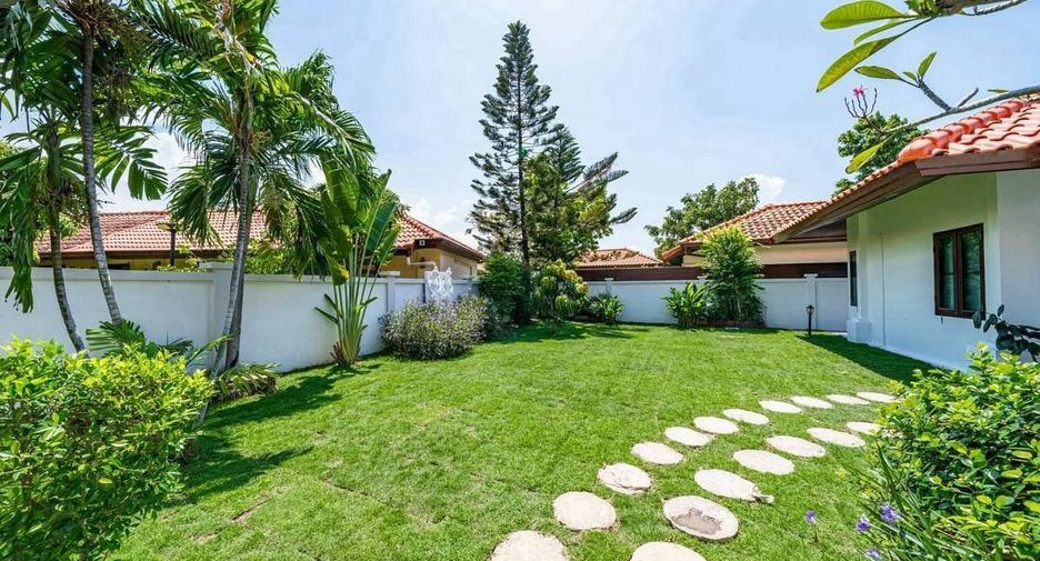 For rent 4 bedrooms villa in Huay Yai, Pattaya
