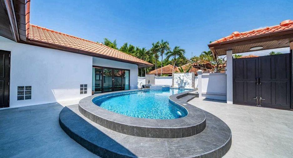 For rent 4 bedrooms villa in Huay Yai, Pattaya