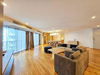 À louer 3 chambres appartement avec services à Sathon, Bangkok