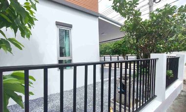 Reihenhaus zum Kauf mit 4 Zimmer in Khlong Sam Wa, Bangkok