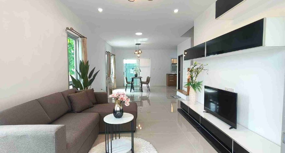 Reihenhaus zum Kauf mit 4 Zimmer in Khlong Sam Wa, Bangkok