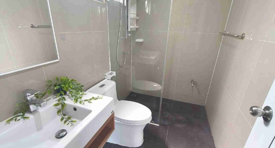 Reihenhaus zum Kauf mit 4 Zimmer in Khlong Sam Wa, Bangkok