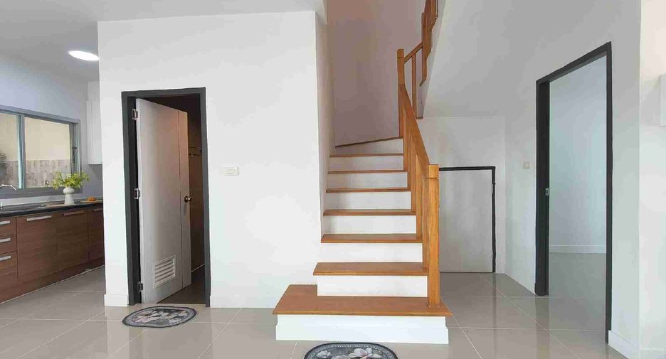 Reihenhaus zum Kauf mit 4 Zimmer in Khlong Sam Wa, Bangkok