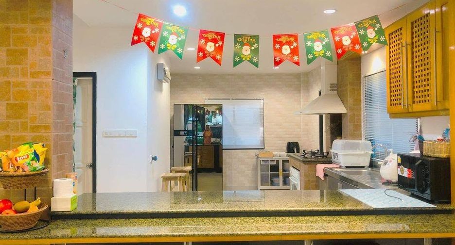 For rent 4 ベッドルーム villa in Jomtien, Pattaya