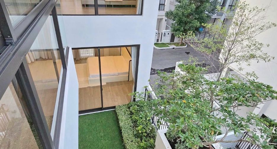 For rent 5 bedrooms house in Lat Krabang, Bangkok