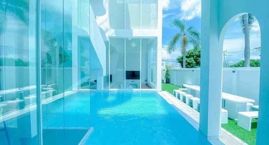 For rent 4 bedrooms villa in Bang Lamung, Chonburi