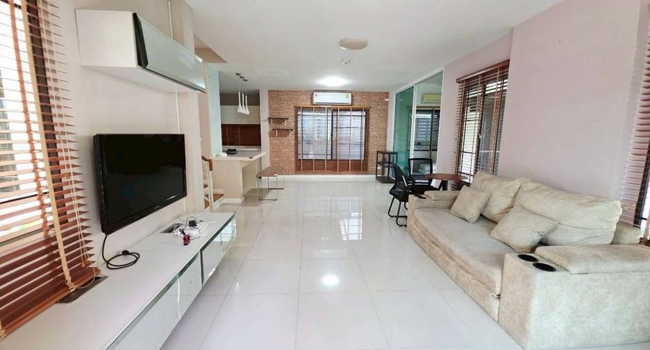 À louer et à vendre 6 chambres maison à Sai Mai, Bangkok