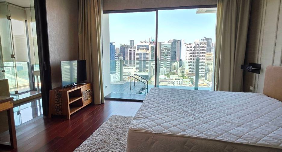 For sale and for rent 4 bedrooms condo in Watthana, Bangkok