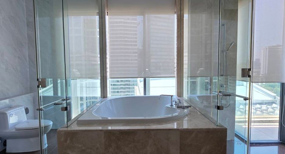 For sale and for rent 4 bedrooms condo in Watthana, Bangkok