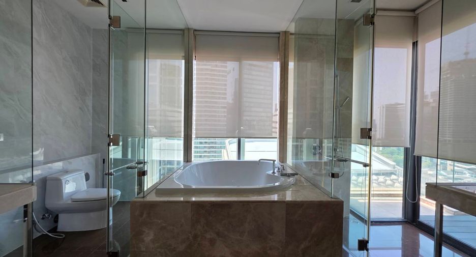For sale and for rent 4 bedrooms condo in Watthana, Bangkok