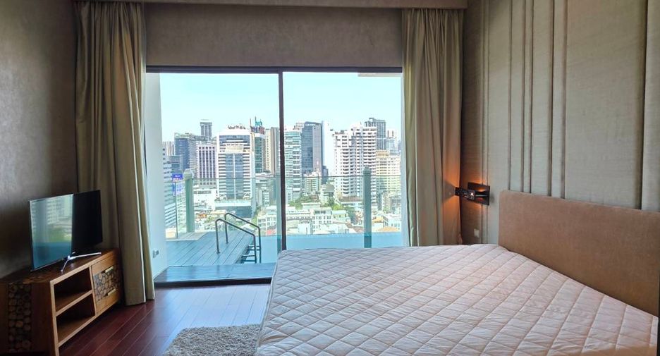 For sale and for rent 4 bedrooms condo in Watthana, Bangkok