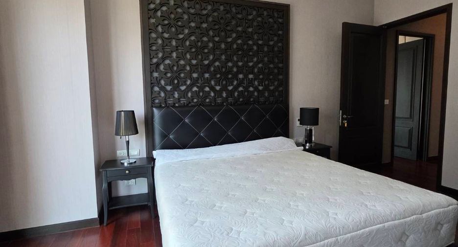 For sale and for rent 4 bedrooms condo in Watthana, Bangkok