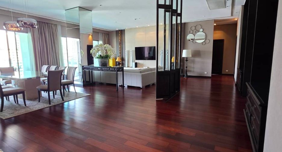 For sale and for rent 4 bedrooms condo in Watthana, Bangkok
