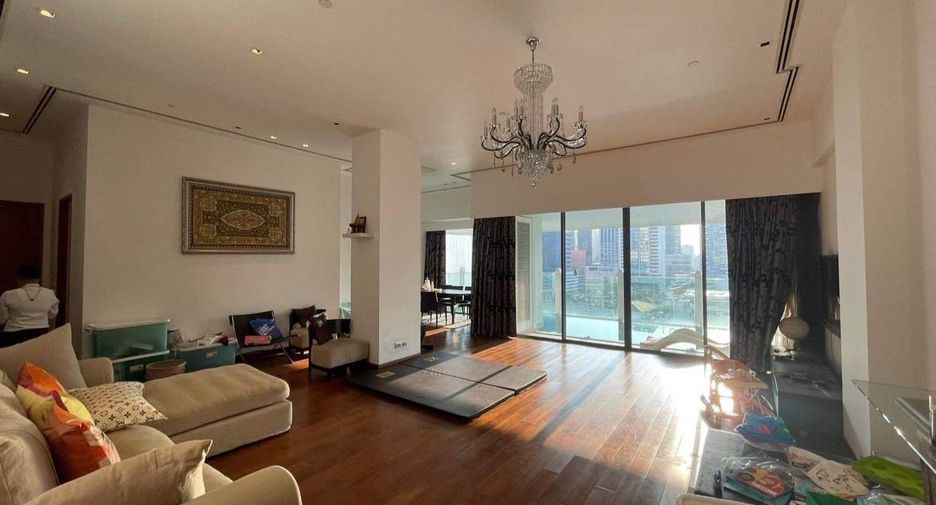 For sale and for rent 4 bedrooms condo in Watthana, Bangkok