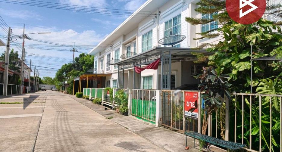 À vendre 4 chambres maison de ville à Ban Pho, Chachoengsao