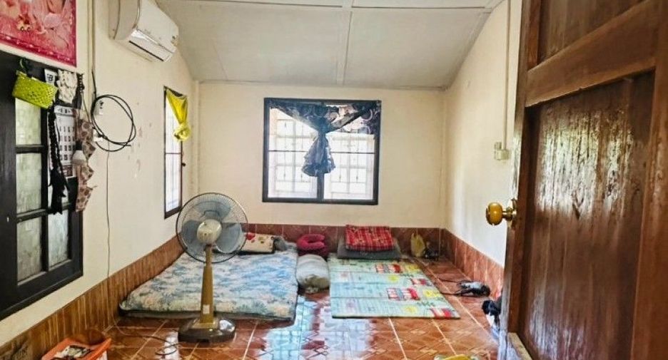 À vendre 1 chambre maison à Phanat Nikhom, Chonburi