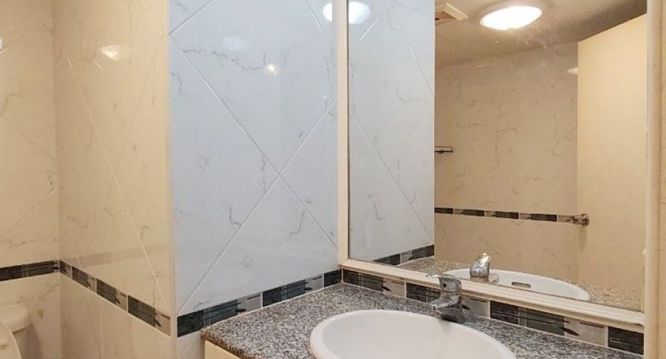 À vendre 1 chambre condo à Si Racha, Chonburi