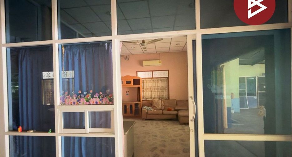 For sale 5 ベッドルーム house in Mueang Uthai Thani, Uthai Thani