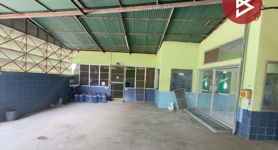 For sale 5 ベッドルーム house in Mueang Uthai Thani, Uthai Thani