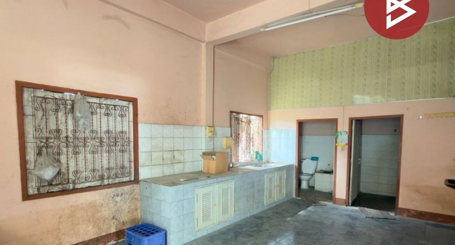 For sale 5 ベッドルーム house in Mueang Uthai Thani, Uthai Thani