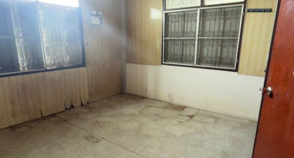 For sale 5 ベッドルーム house in Mueang Uthai Thani, Uthai Thani