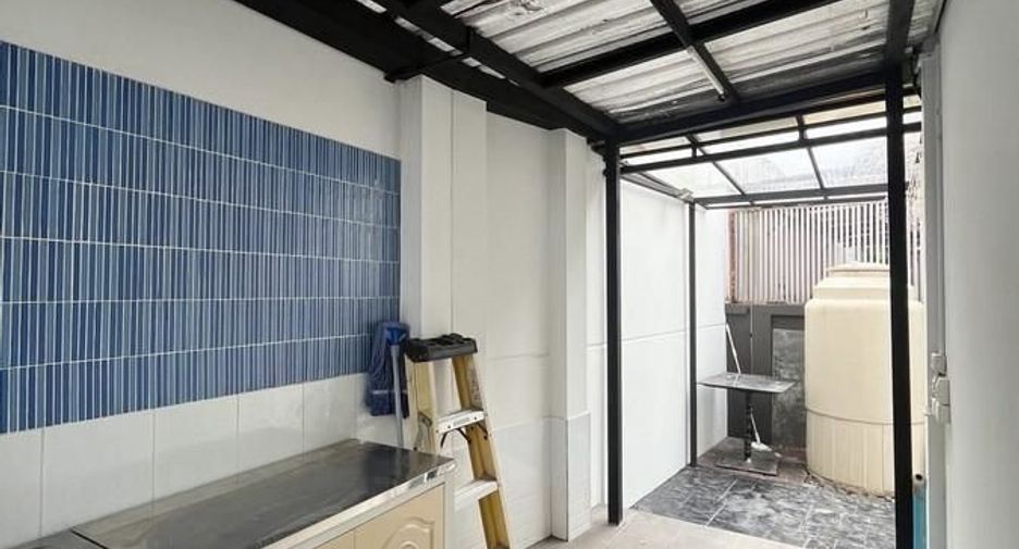For sale 4 bedrooms house in Bang Phli, Samut Prakan