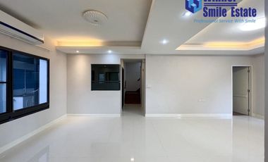 Casa en venta de 4 habitaciones en Bang Phli, Samut Prakan