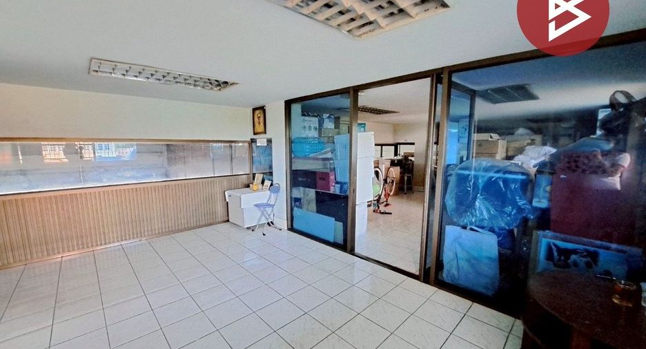 For sale 3 bedrooms retail Space in Mueang Nakhon Pathom, Nakhon Pathom