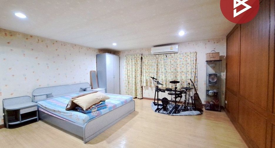 For sale 3 bedrooms retail Space in Mueang Nakhon Pathom, Nakhon Pathom